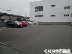 【駐車場】 | ロイヤル今治
