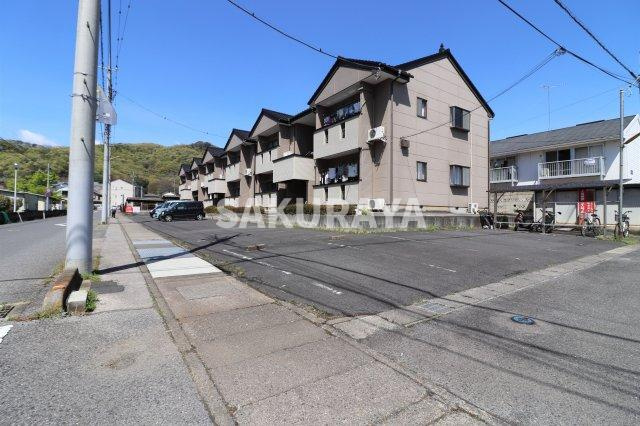 アメニティライフ１棟の駐車場