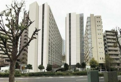 【外観】 | LIBR GRANT 西新宿EAST | 鉄筋コンクリート造のがっちりとした建物。