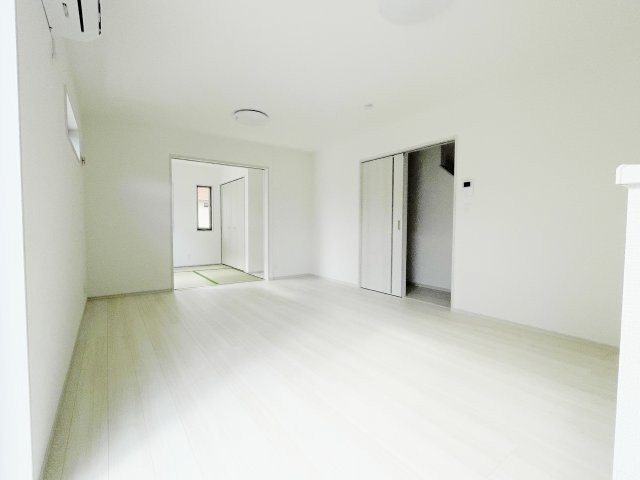 新築戸建　白河市追廻　イロドリライト　全3棟の居間・リビング