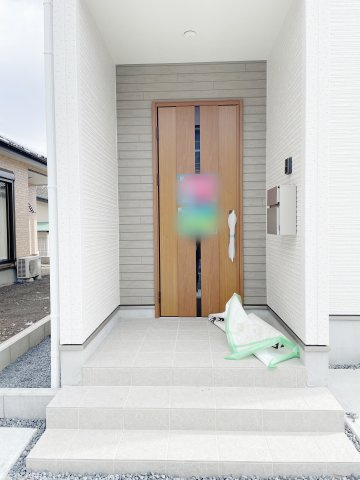 新築戸建　白河市追廻　イロドリライト　全3棟の玄関