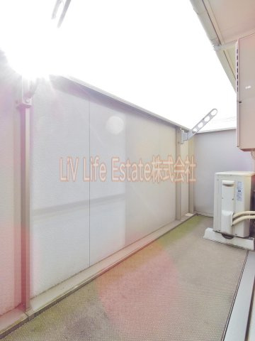 ティルタ サリのバルコニー