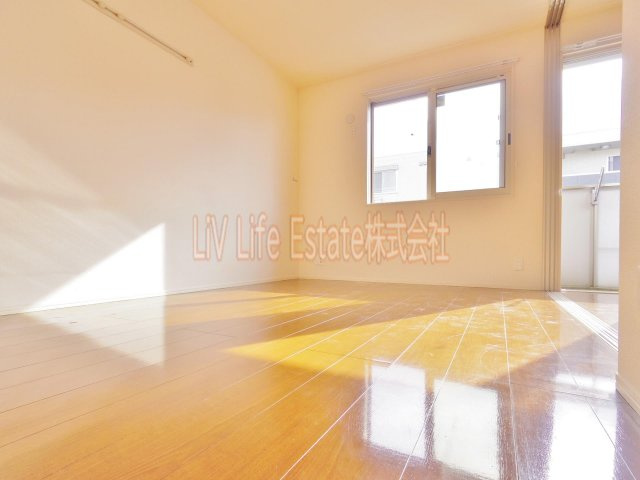 ティルタ サリの洋室