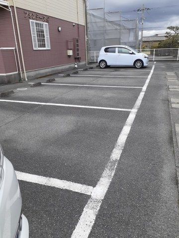 フォンテーヌＢの駐車場|駐車場があります