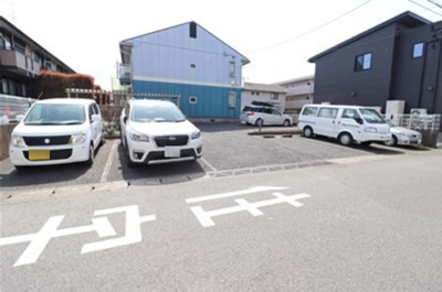 【駐車場】 | クラウン南流山 | 駐車場
