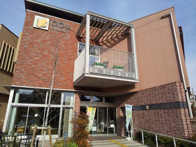 荒川区立尾久図書館まで350m