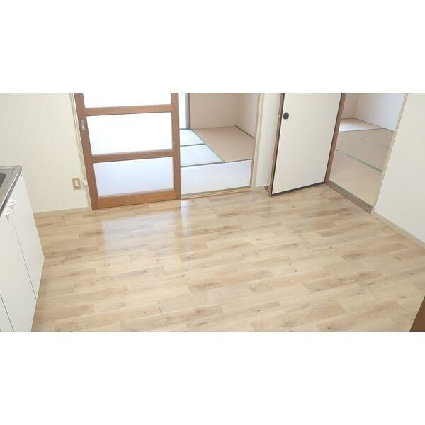 コーポエデンの居間・リビング