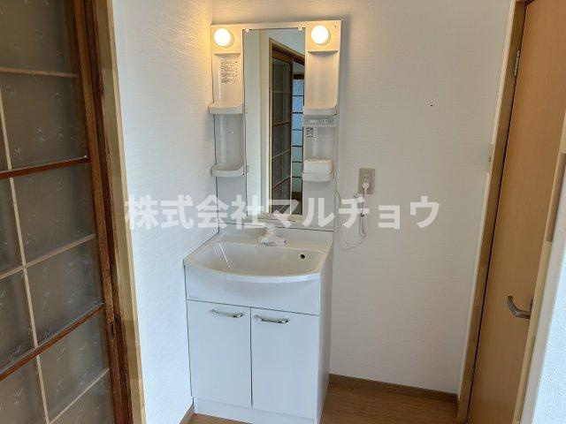 田口アパート　の洗面所|スペースが確保できる洗面所です