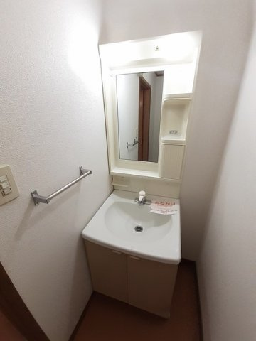 ニュークレストール舞の洗面所|明るい洗面所です★