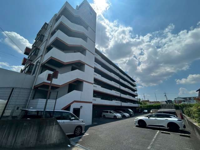 豊田市若林東町宮間の賃貸マンションの外観