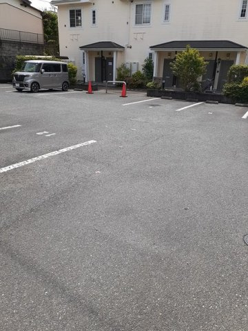 プリムローズ壱番館の駐車場|駐車スペースもあります☆