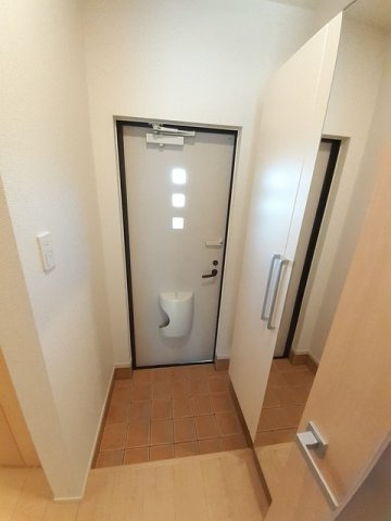 エクセル弐番館の玄関|シューズボックス付きの玄関です★