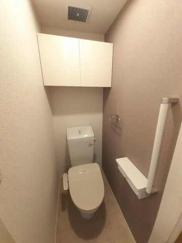 音吉　７ｔｈのトイレ|嬉しい温水洗浄便座付き♪