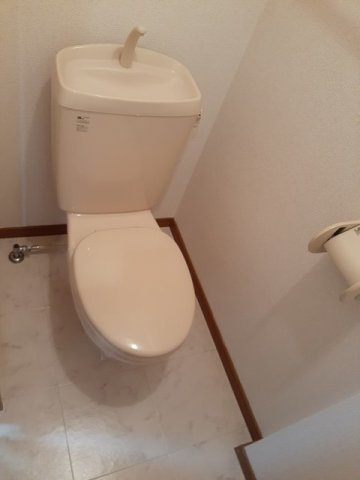 ローレルツインＢのトイレ|清潔感のあるトイレです☆