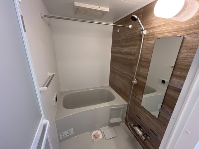 コロンⅡの浴室|追い焚き・浴室乾燥機付きのお風呂です♪