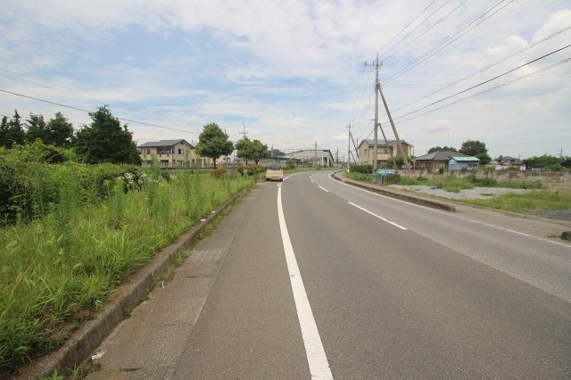 壬生町安塚の前面道路含む現地写真|東側道路（2022年7月撮影）