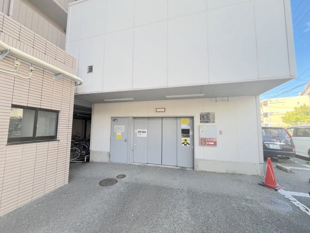 ソリーナマンション野間の駐車場