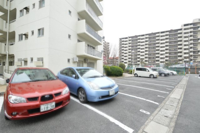 【駐車場】 | ローズコーポ千里C棟 | 弊社のファイナンシャルプランナーより、将来に向けた資金計画・住宅ローンの無料相談が皆様に大変ご好評頂いております！物件ご購入の前に、まずはお気軽にご相談くださいませ。