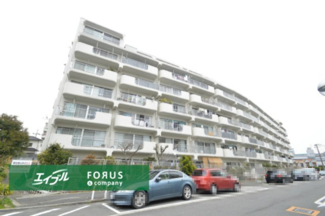 【外観】 | ローズコーポ千里C棟 | 物件を比較検討したいお客様には、「物件比較見学プラン」をご用意しております。こちらの物件だけでなく、お客様の希望に沿った物件を、いくつかまとめてご案内させて頂きます。