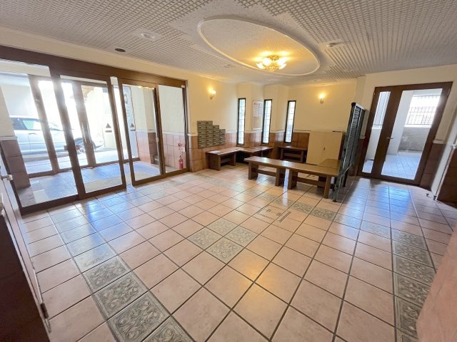 ロフティアンテス五条駅前のエントランス