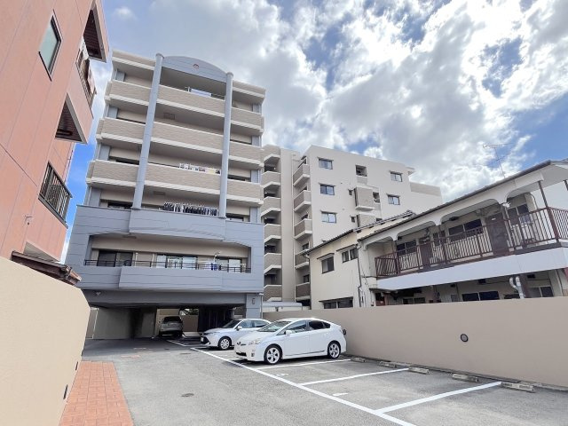 ロフティアンテス五条駅前の外観