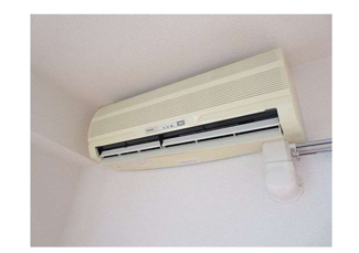 【設備】 | ティファニーＳＴ | エアコンもリビングに付いています