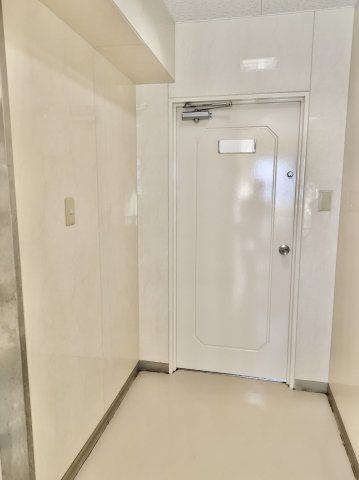 【玄関】 | コウダイ肥後橋ビル
