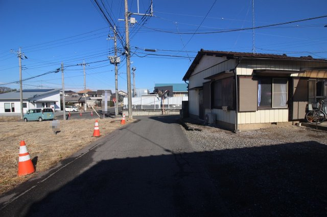 《分譲地》壬生町寿町　全3区画の前面道路含む現地写真|分譲地東側道路（2025年1月撮影）
