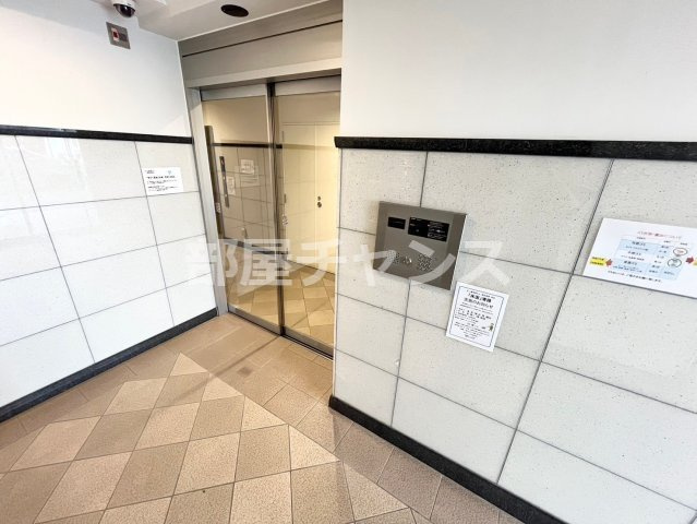 サン・錦本町ビルのエントランス