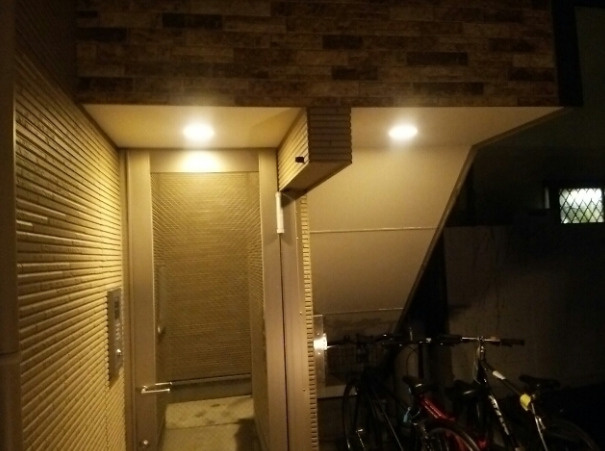 カシミール学芸大前のエントランス