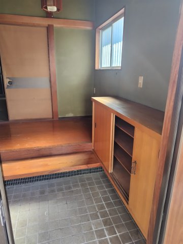 ６３７８８　岐阜市若福町中古戸建ての玄関