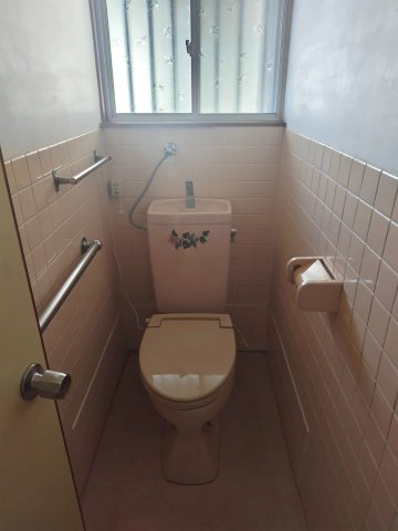 ６３７８８　岐阜市若福町中古戸建てのトイレ