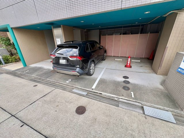 キャナルコートの駐車場