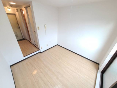 【居間・リビング】 | サンライト上新庄 | 明るい印象のお部屋です