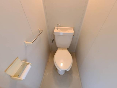 【トイレ】 | サンライト上新庄 | 洋式のトイレは清潔感のある空間です