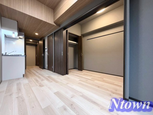 【居間・リビング】 | メイクスWアート名駅南Ⅲ | 内装は落ち着いています