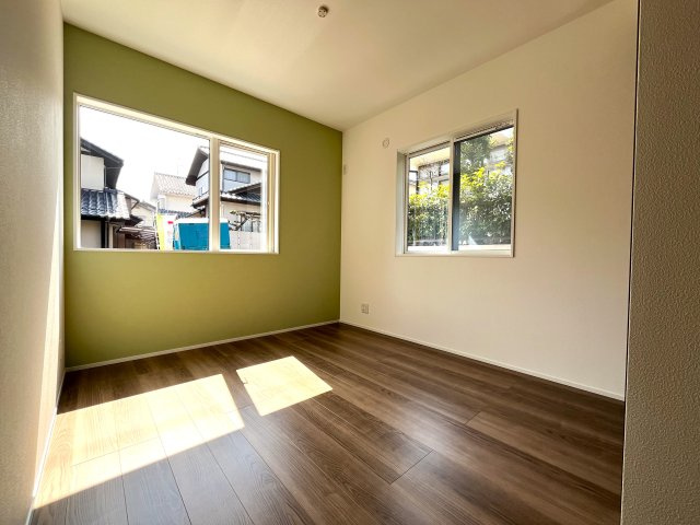 マ・メゾン　廿日市市宮園上５丁目　№100の洋室|7洋　右奥の扉から洗面所に
つながります