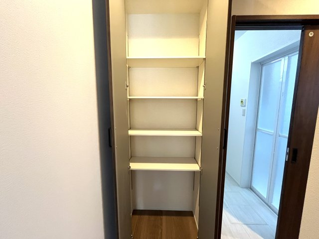 マ・メゾン　廿日市市宮園上５丁目　№100の収納|風呂前収納