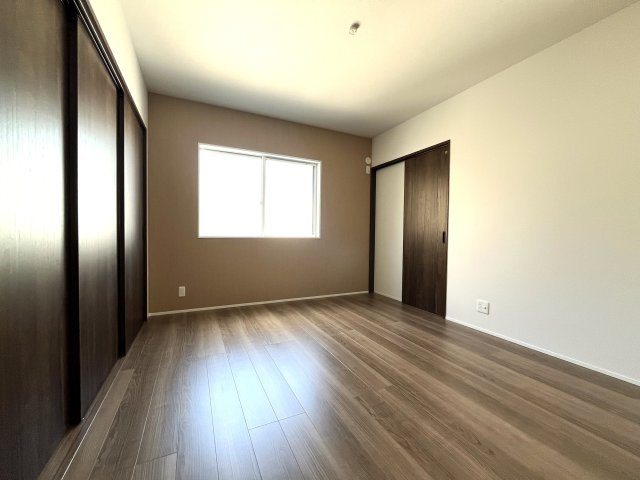 マ・メゾン　廿日市市宮園上５丁目　№100の洋室|7洋　脱衣所に
つながります