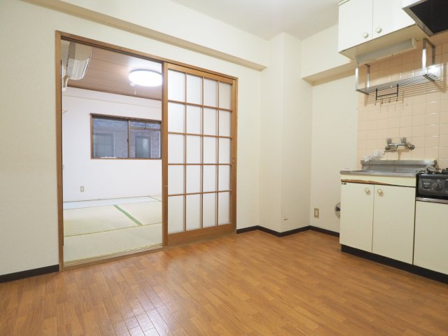 サンライズ赤羽の居間・リビング