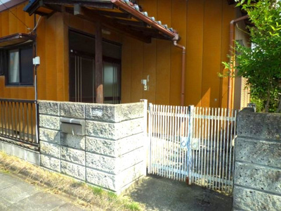 【外観】 | 龍ケ崎市大徳町　戸建住宅 | 門まわり