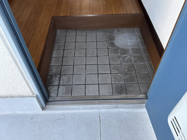コーポ益三の玄関