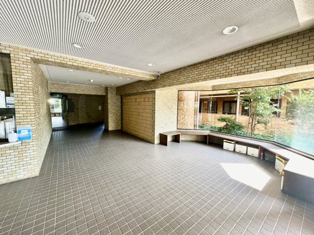ネオハイツ富沢のエントランス