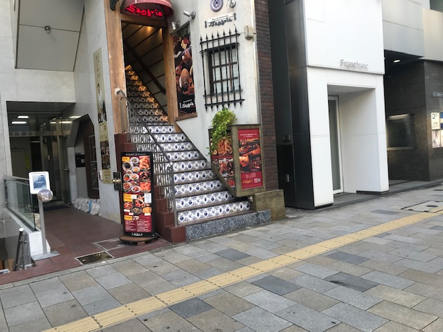 青山鈴木硝子ビル