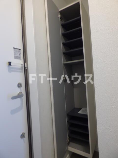 アルベロ新検見川の玄関