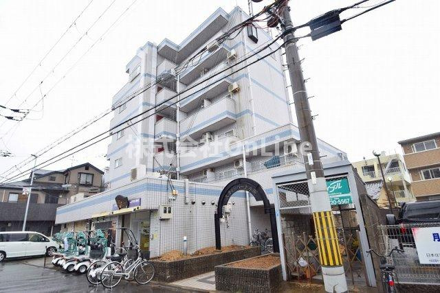 スカイリバー上小阪の外観