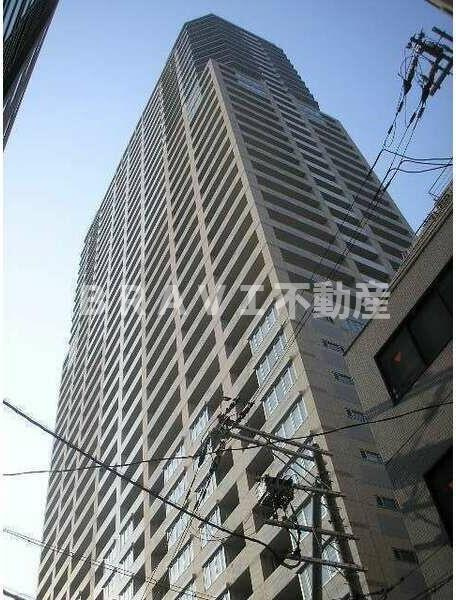 ビオール大阪大手前タワーの外観