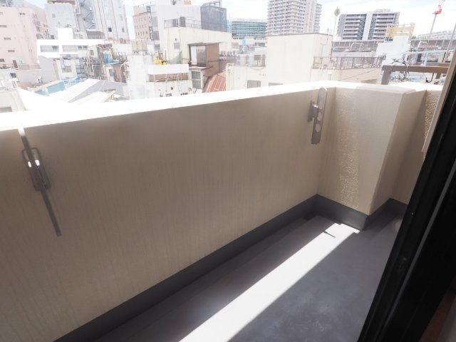 相栄商事ビルのバルコニー