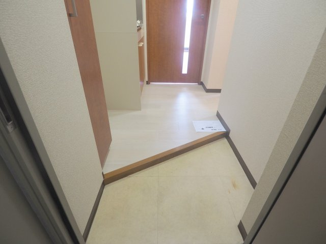 相栄商事ビルの玄関