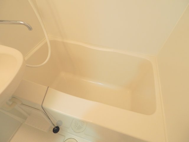 相栄商事ビルの浴室